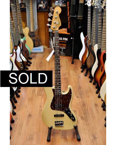 Fender Deluxe Power Jazz Bass Honey Blonde
